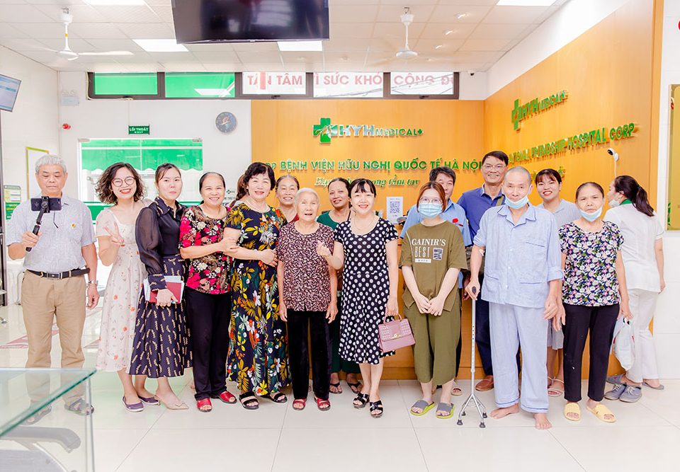 khám sức khỏe định kỳ cho thành viên CLB Sức khỏe và sắc đẹp 01